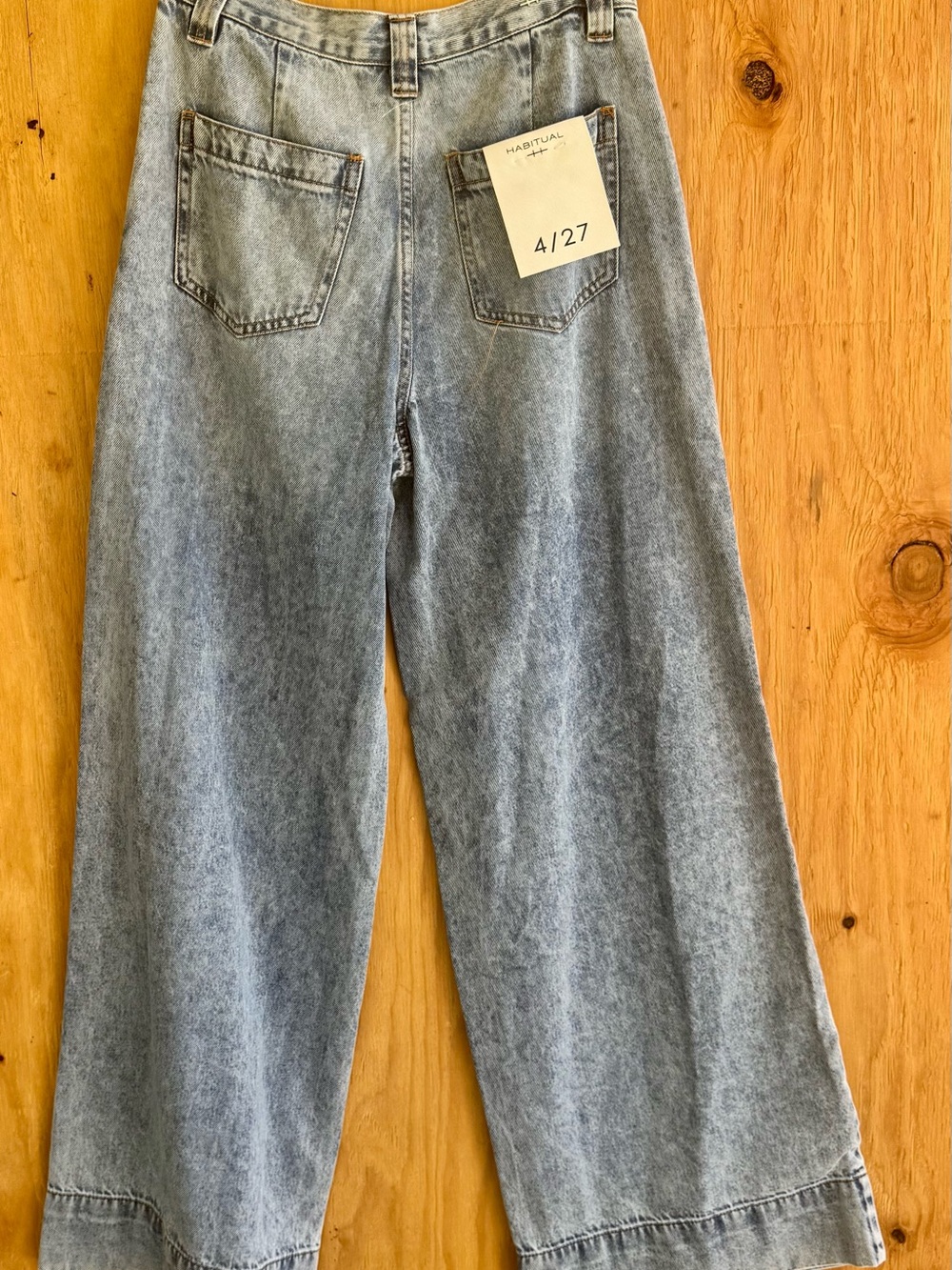 NWT Habitual Pacific Wide Leg Cropped Jeans Size 4/27 High Rise Light Wash Denim - Picture 6 of 7
